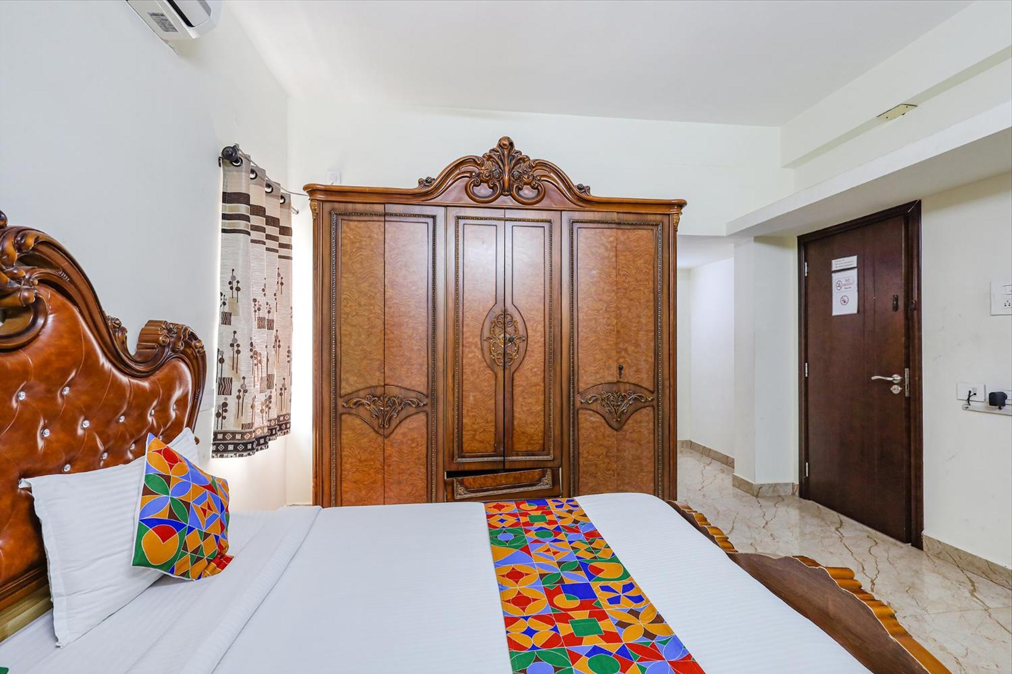 Hotel OYO 24784 Fen Breeze Siruseri Exterior foto
