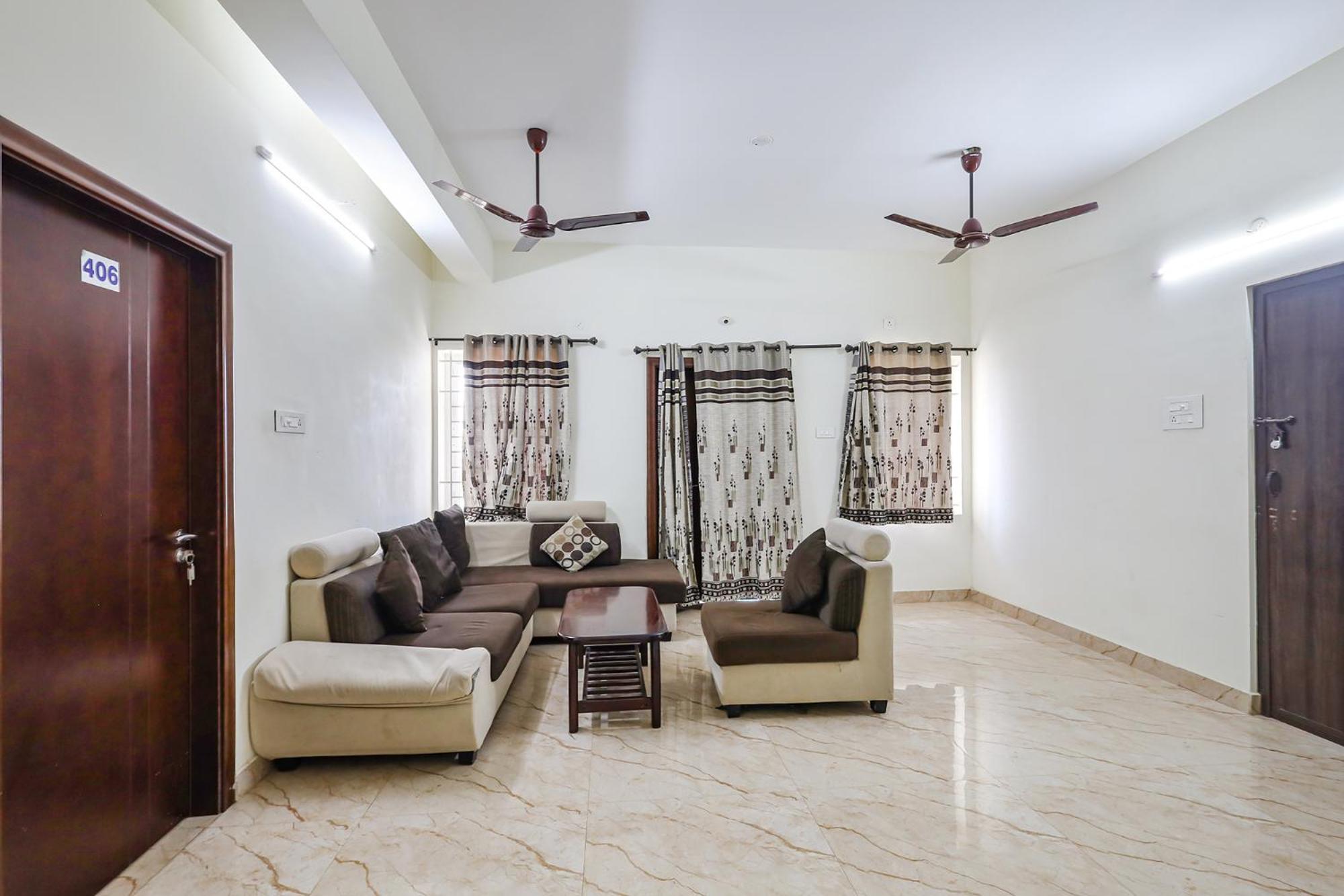 Hotel OYO 24784 Fen Breeze Siruseri Exterior foto