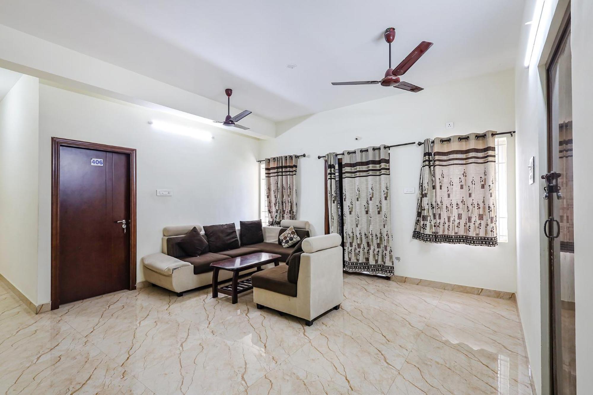 Hotel OYO 24784 Fen Breeze Siruseri Exterior foto